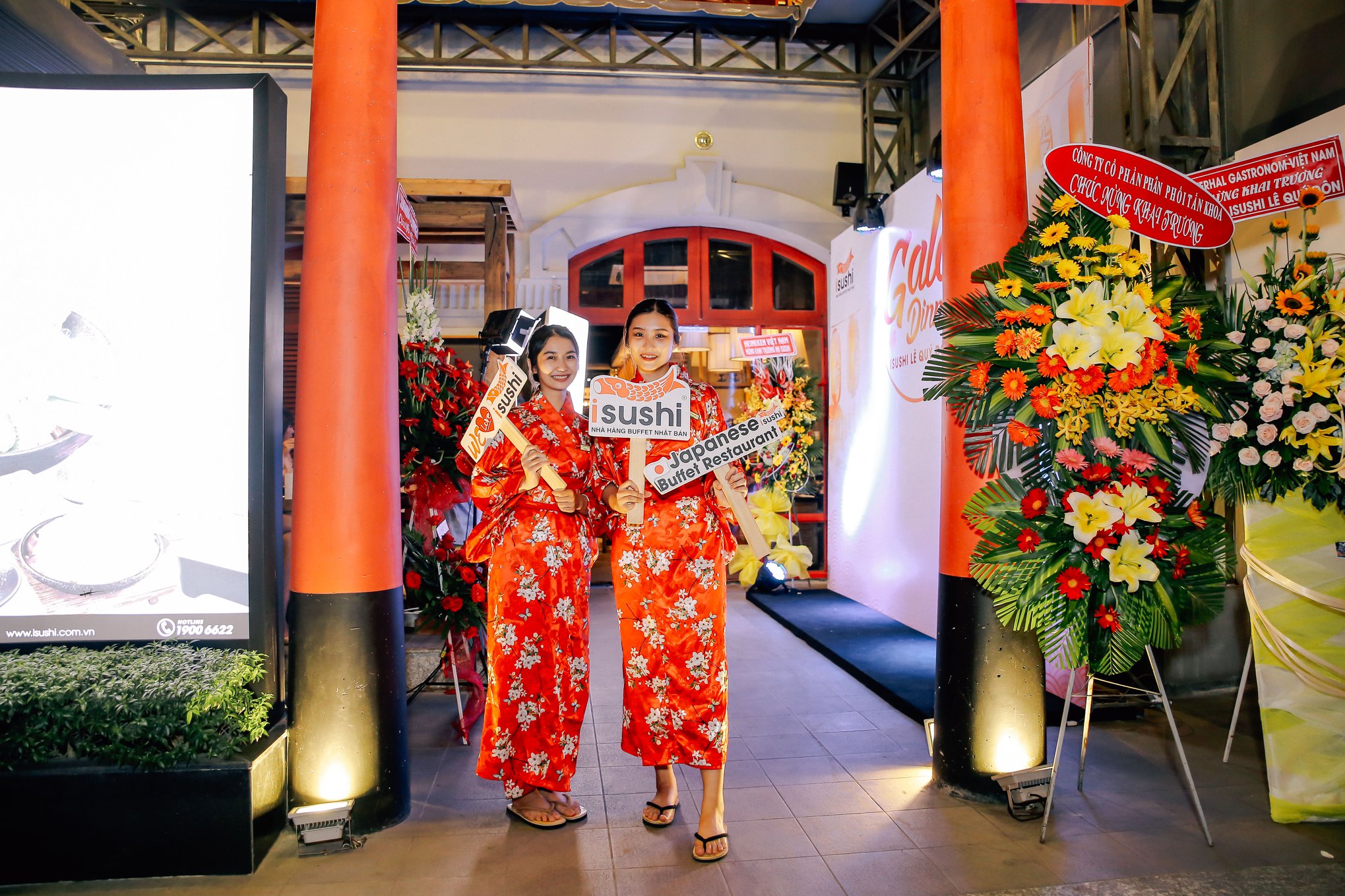 Đồng phục kimono cho lễ tân nhà hàng Nhật