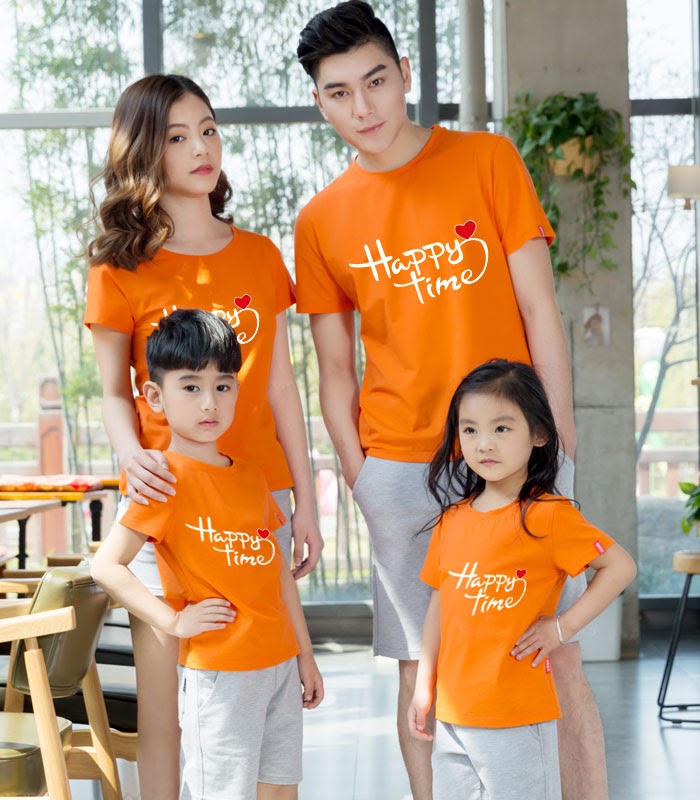 Đồng phục gia đình màu cam trẻ trung nổi bật