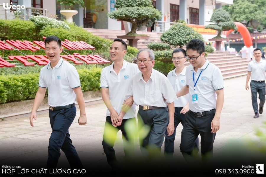 dong phuc hop lop