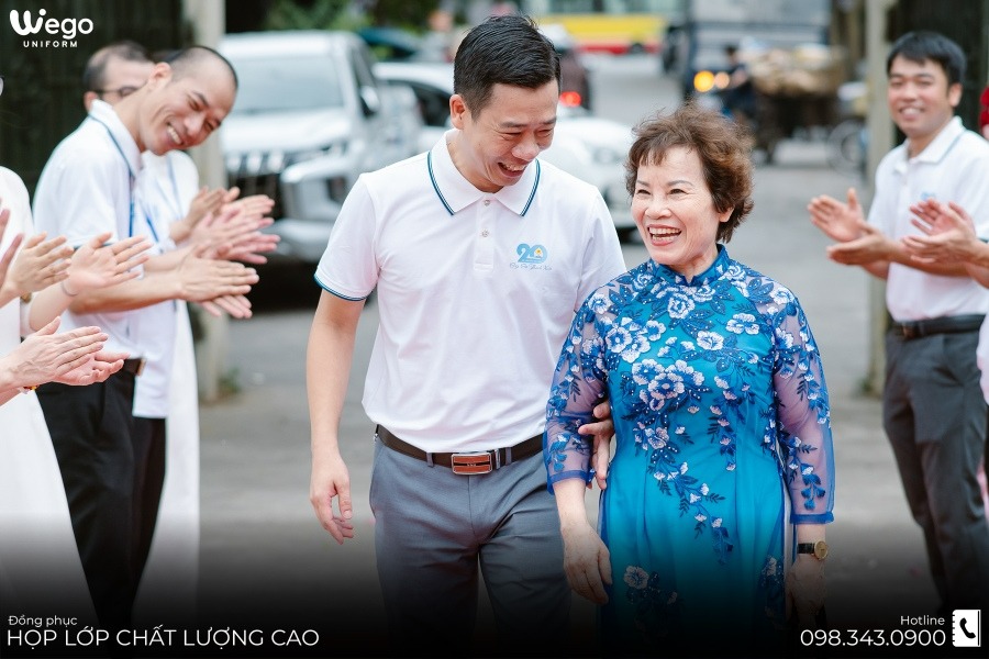 dong phuc hop lop