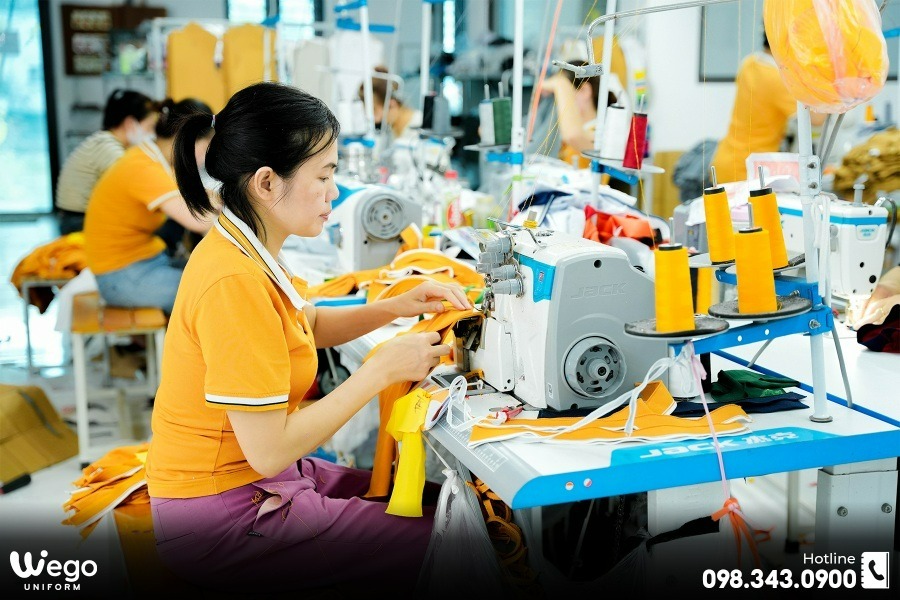 may dong phuc tap de
