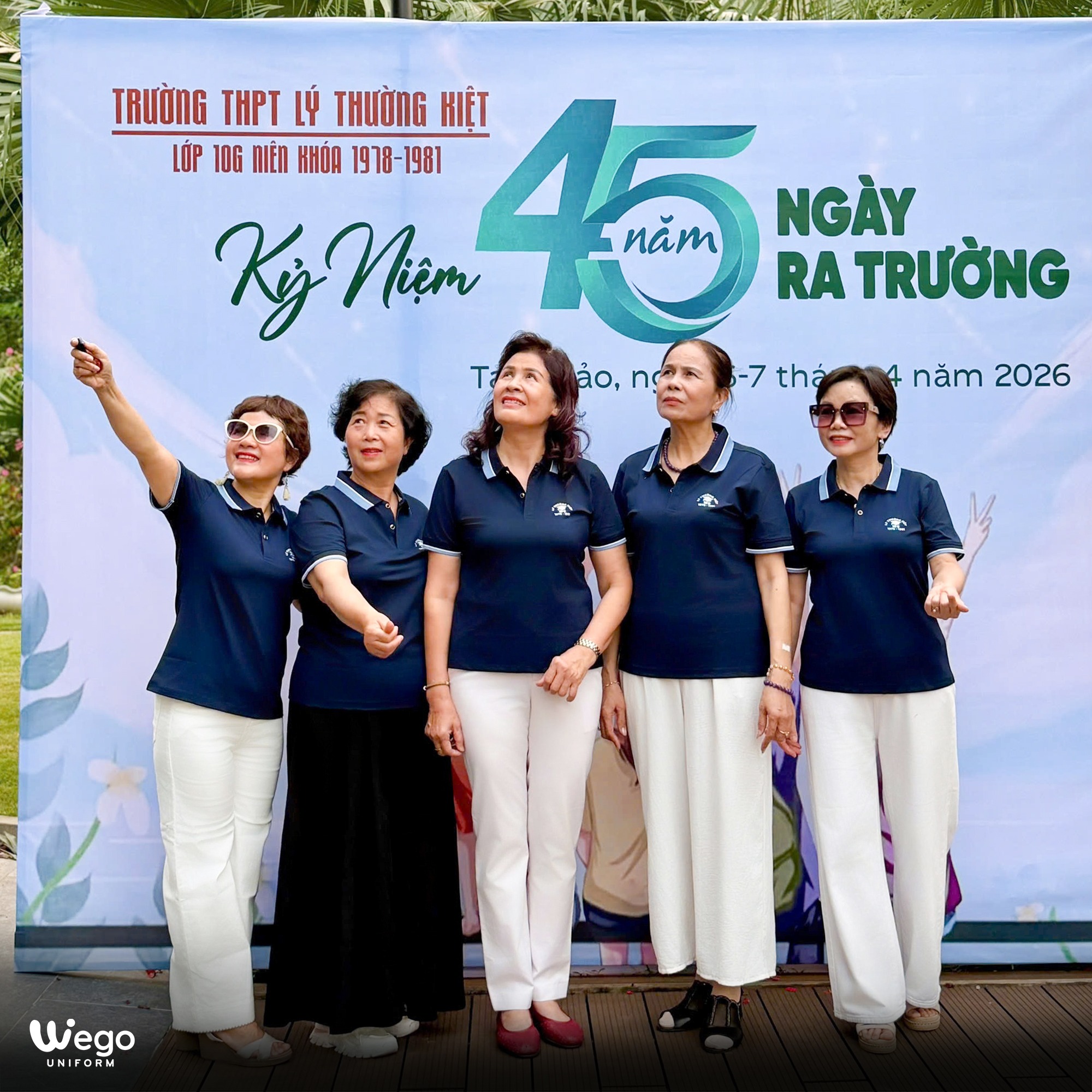 dong phuc hop lop