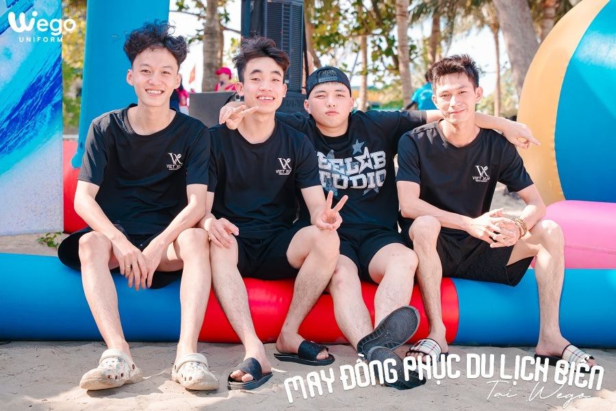 may dong phuc du lich